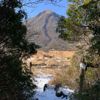 坊がつる到着
三俣山が正面