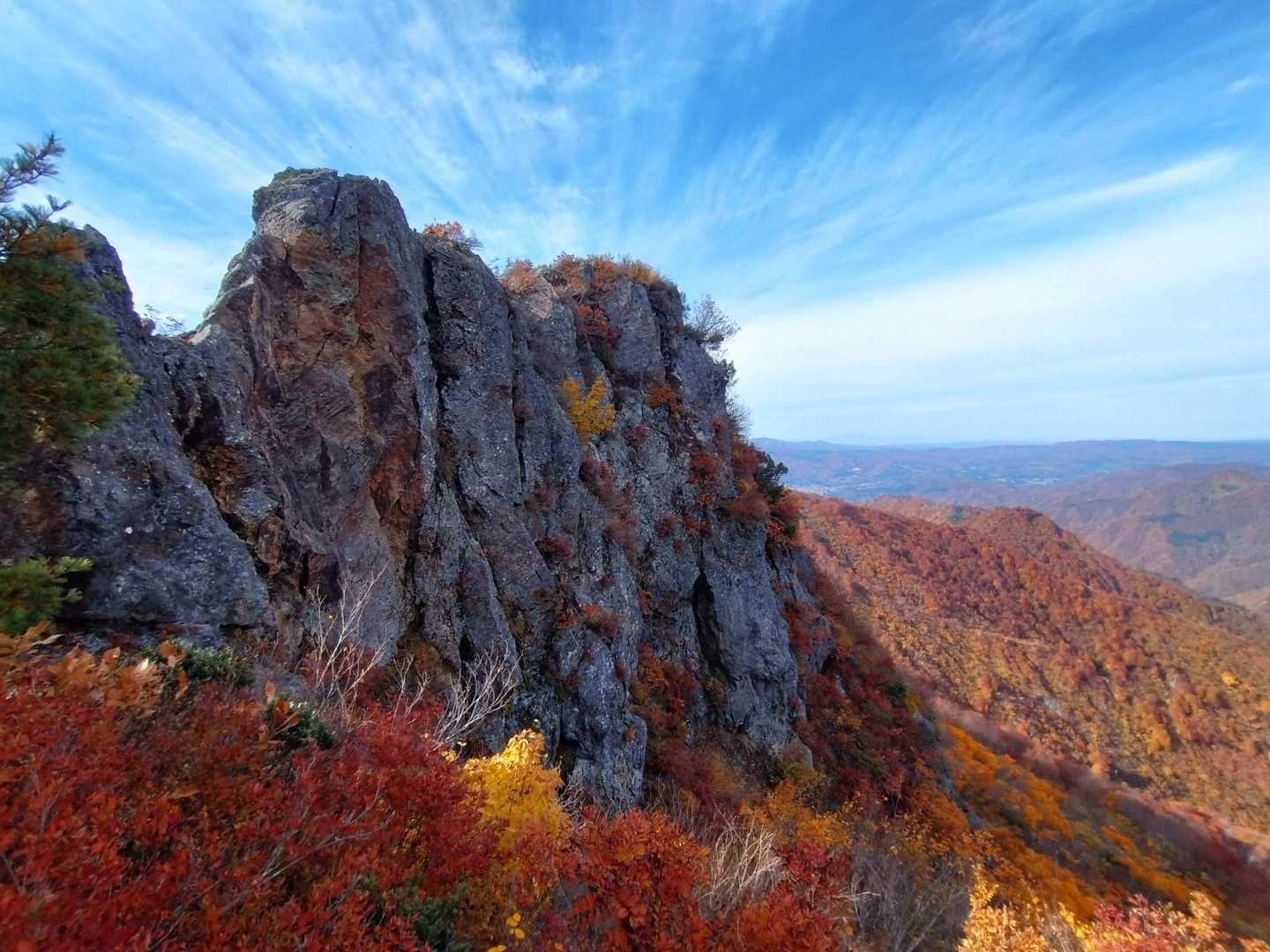 猫岩北面