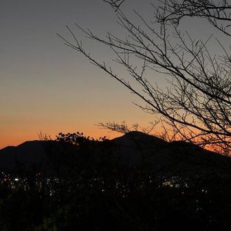 金比羅山頂から見た足立山麓の朝焼け