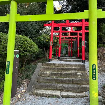 七色の鳥居、女坂から登ります。