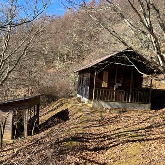 櫛形山ほこら小屋