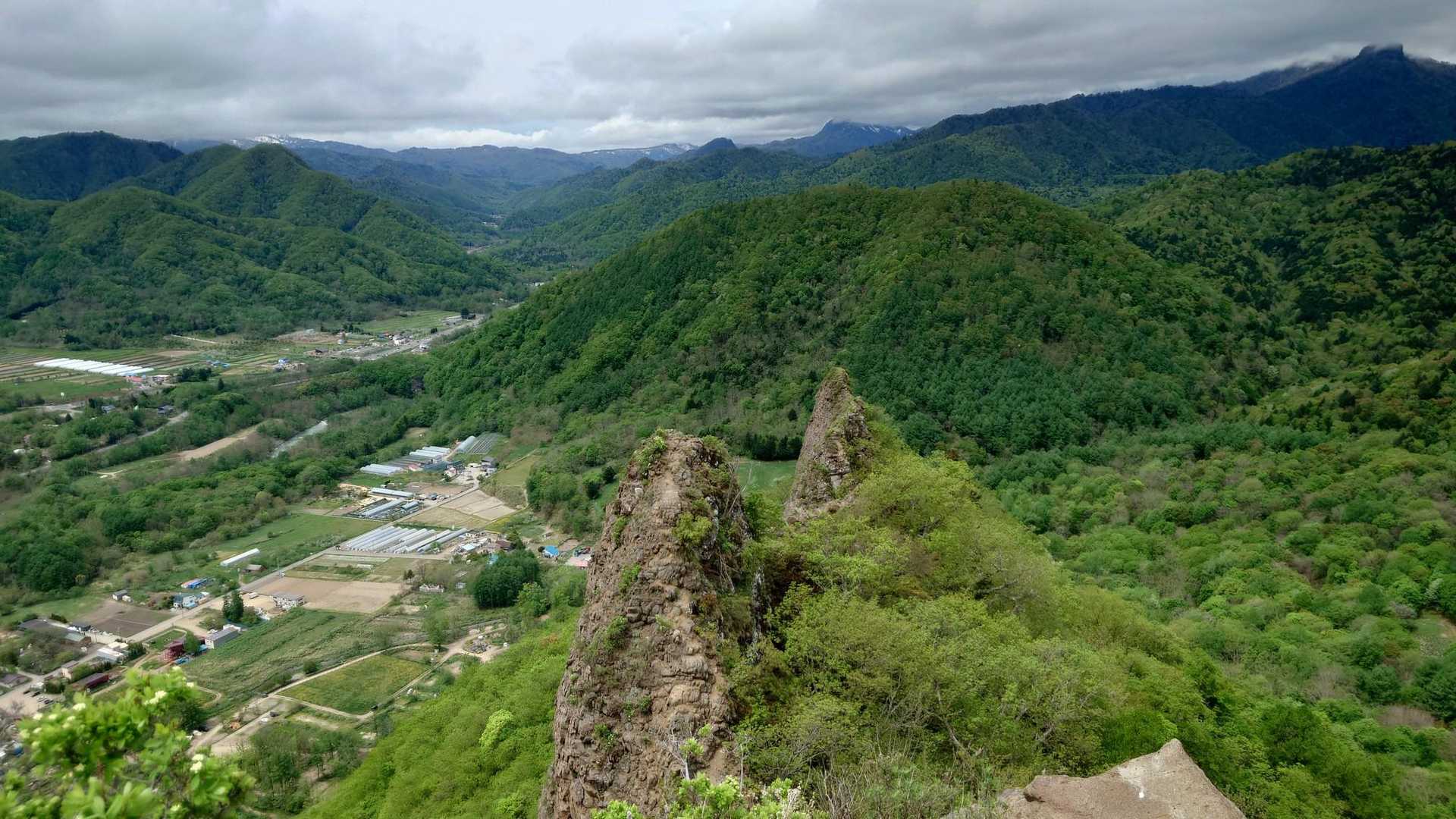 山頂です。私、高いところにいると、飛びたくなるので怖いです