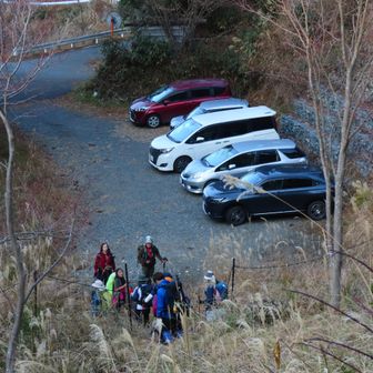登山口に戻る。