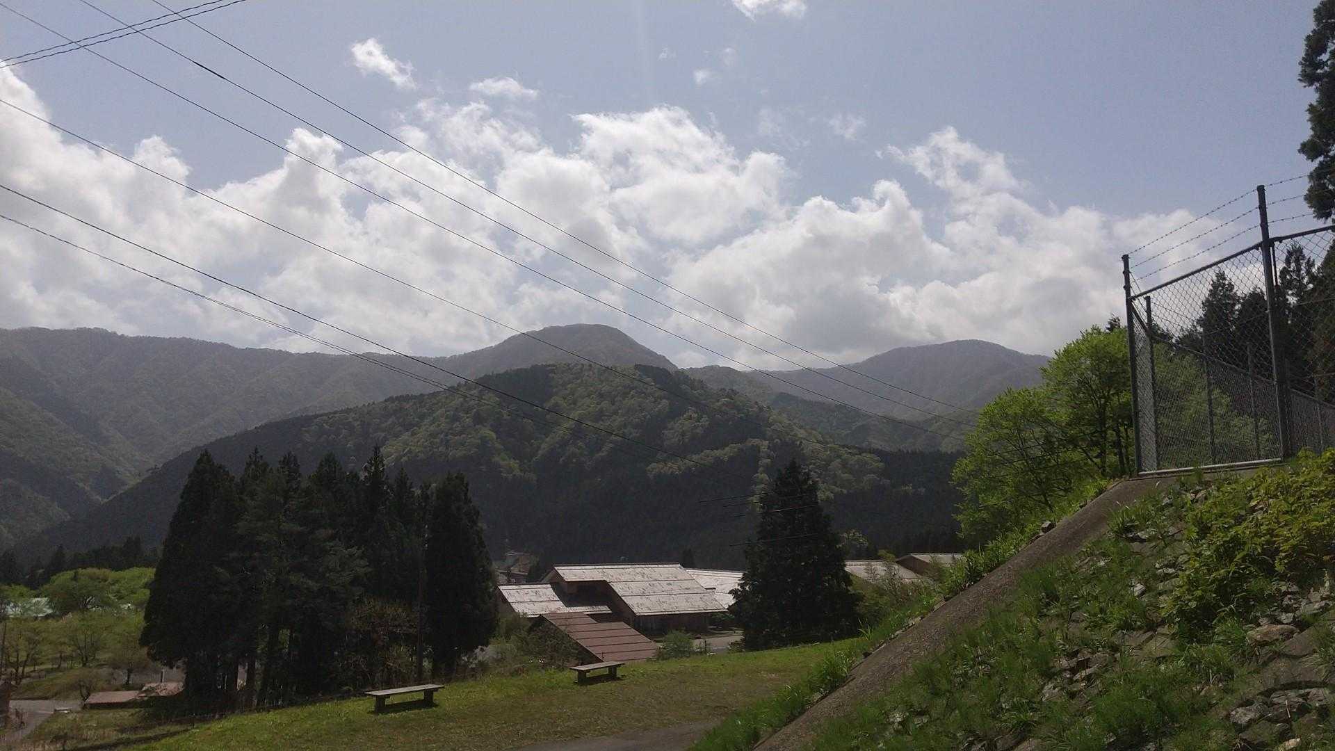雷倉…(真ん中？右？😳)