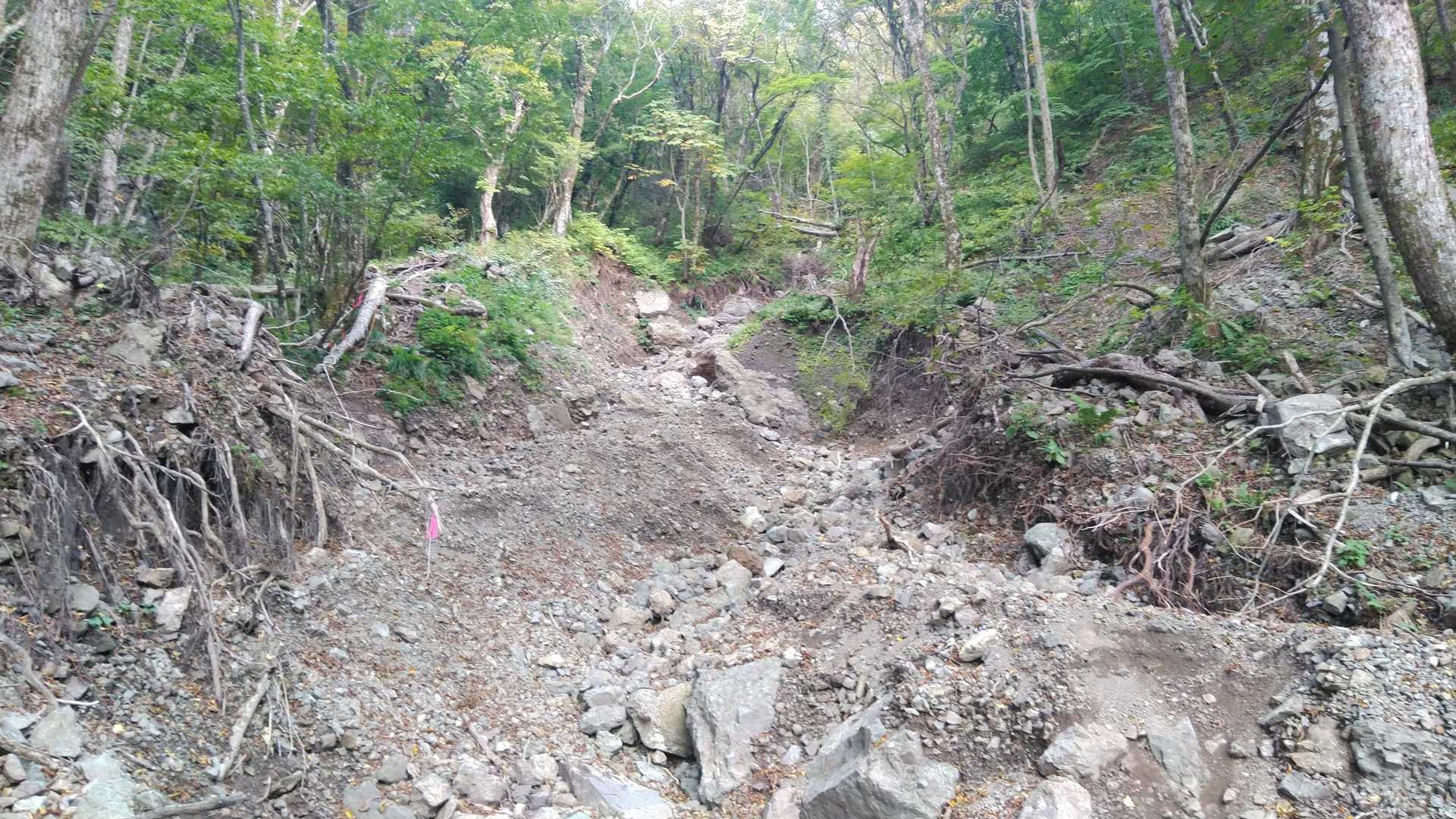 奥十二湖駐車場バス停-崩山 往復コースの写真