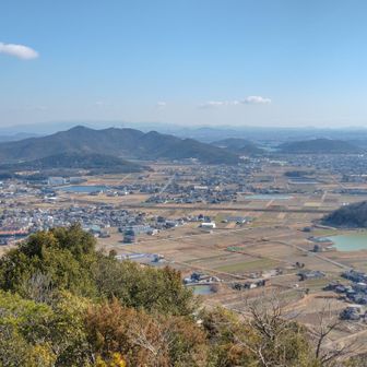 平荘湖アルプス、奥には六甲山系⛰️