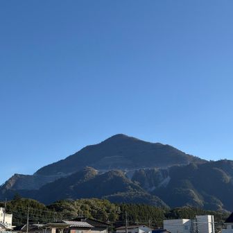 自転車を返却
駅近くのいつものスポットから今日の武甲山
お疲れ様でした。