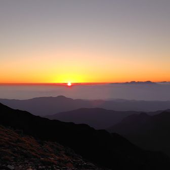 中央アルプス方面へ夕日が