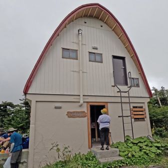 西吾妻山避難小屋