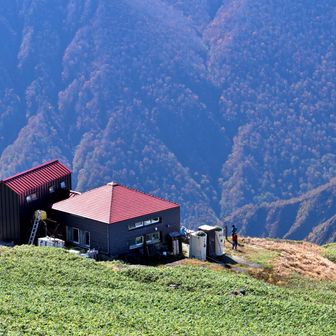 肩の小屋