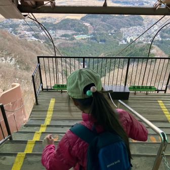 ロープウェイは人が多くなってきたので臨時便を増便していました。
下山はあっという間。