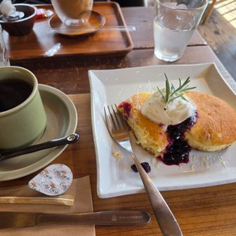 パンケーキ美味しかったです！
写真は一口食べてから慌てて取りました💦