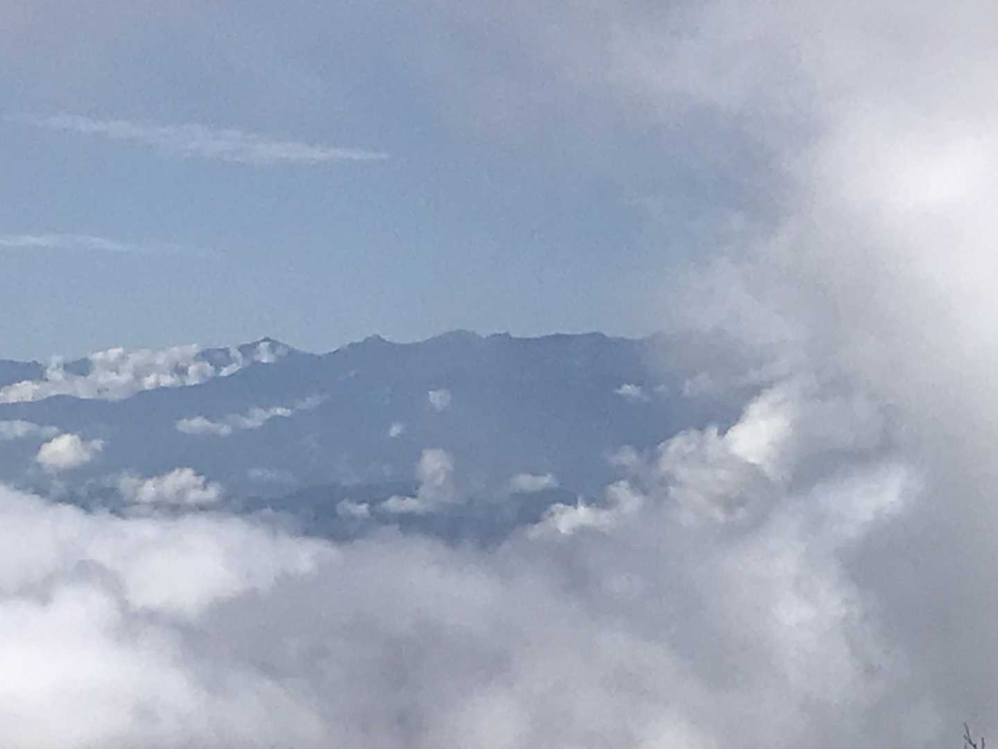 槍ヶ岳が見えてましたが雲が…