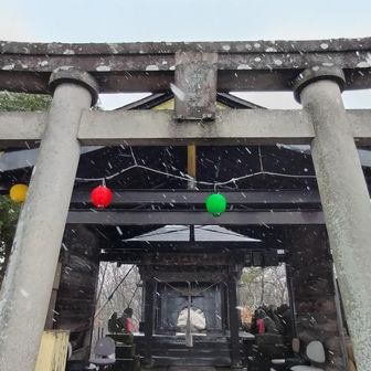 今年のお礼と来年に向けてのお詣り。