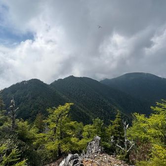 これから向かう山々