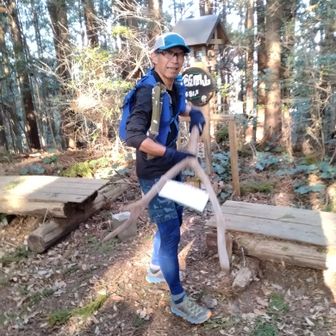 刺股で強盗犯との闘いを再現