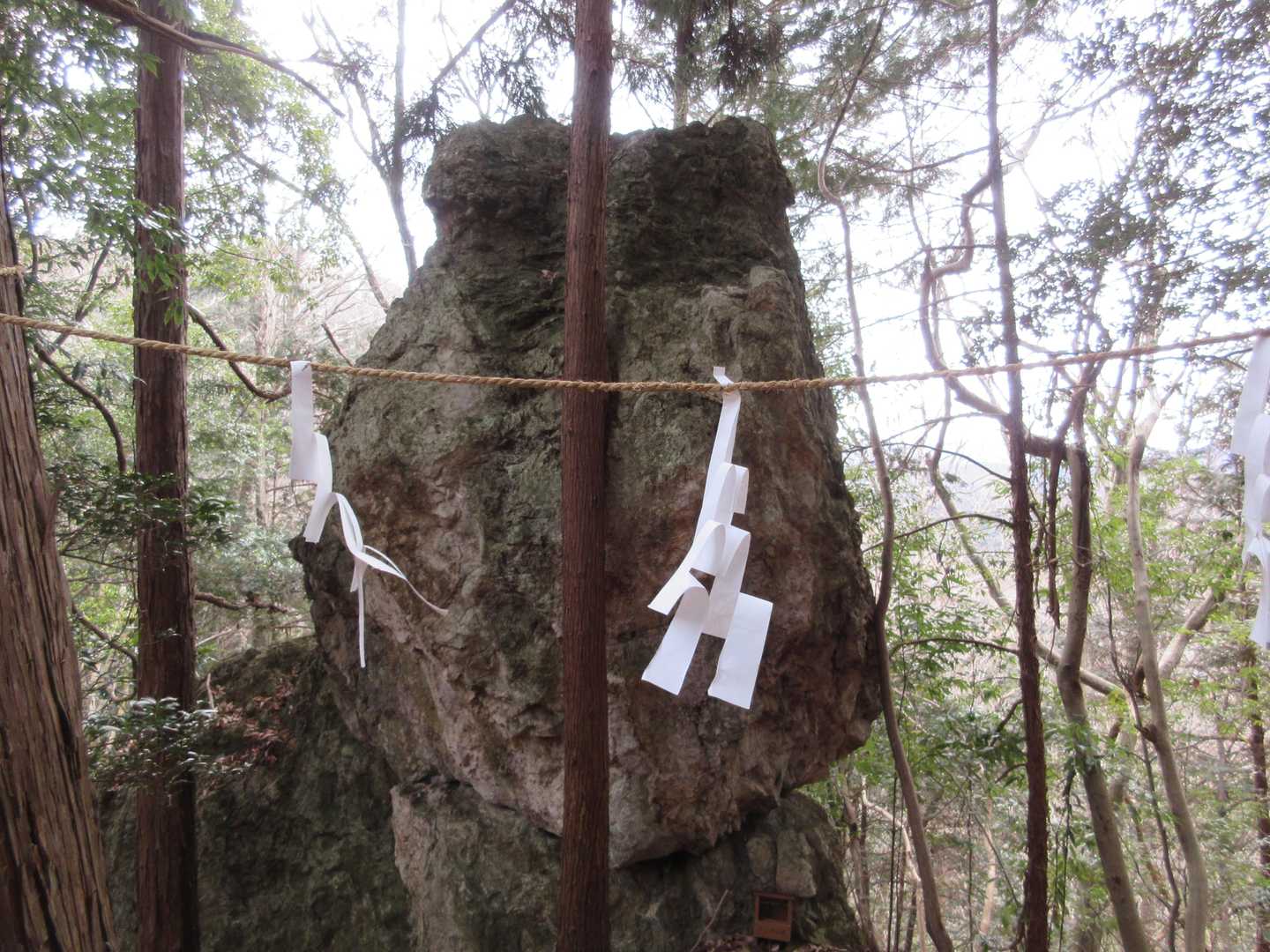 
だいだら坊の岩