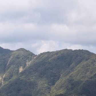 左に尊仏山荘であってますか？