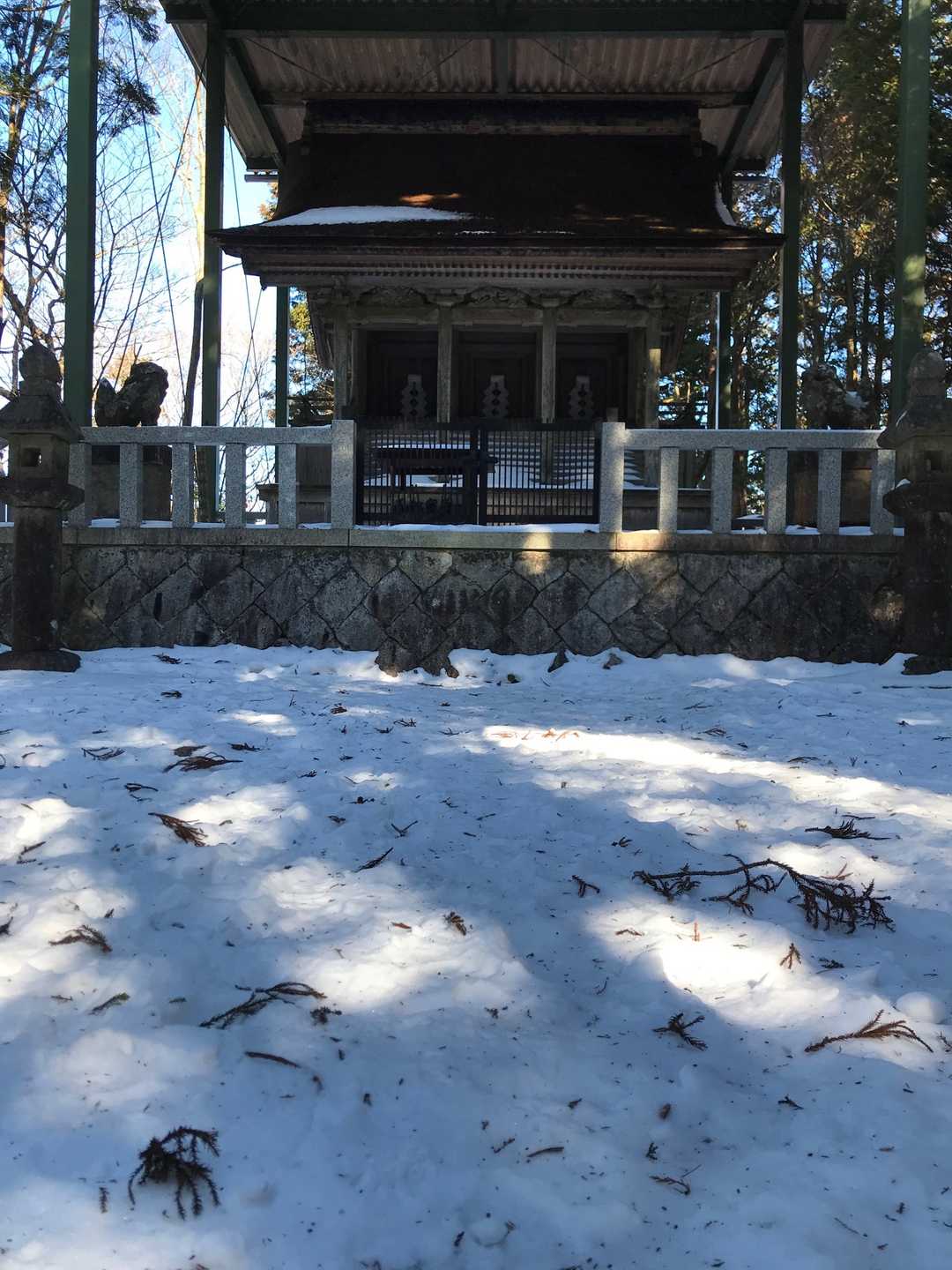山頂の笠置神社⛩