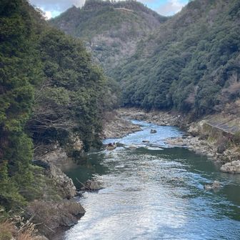 なんなら保津峡下り🚣‍♀️で帰ろうかとも😂