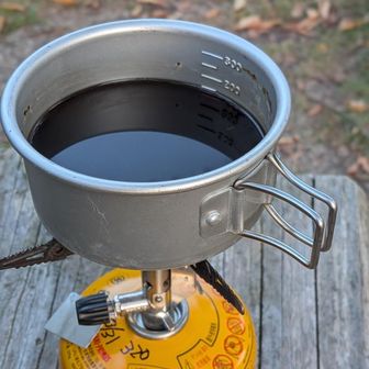無骨なコーヒー☕
荷物減らすことばかりしてたら、少々のことは気にならなくなってる
おしゃれとか捨てる
それより代用できるものは全て代用することが染みつくのが登山の果て😺