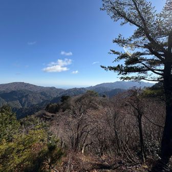 右奥が御在所、鎌ヶ岳方面
