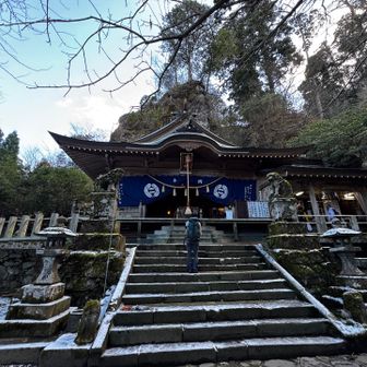 高住神社まで降りて来ました⛩️
丑年のよもぎもち久しぶりにやってきたも〜🐃