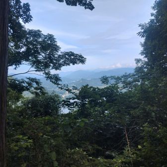 京都の嵐山に山の姿が似ているから、鎌倉時代には嵐山と呼ばれていたらしいが、それは今も同じなのだろうか？。