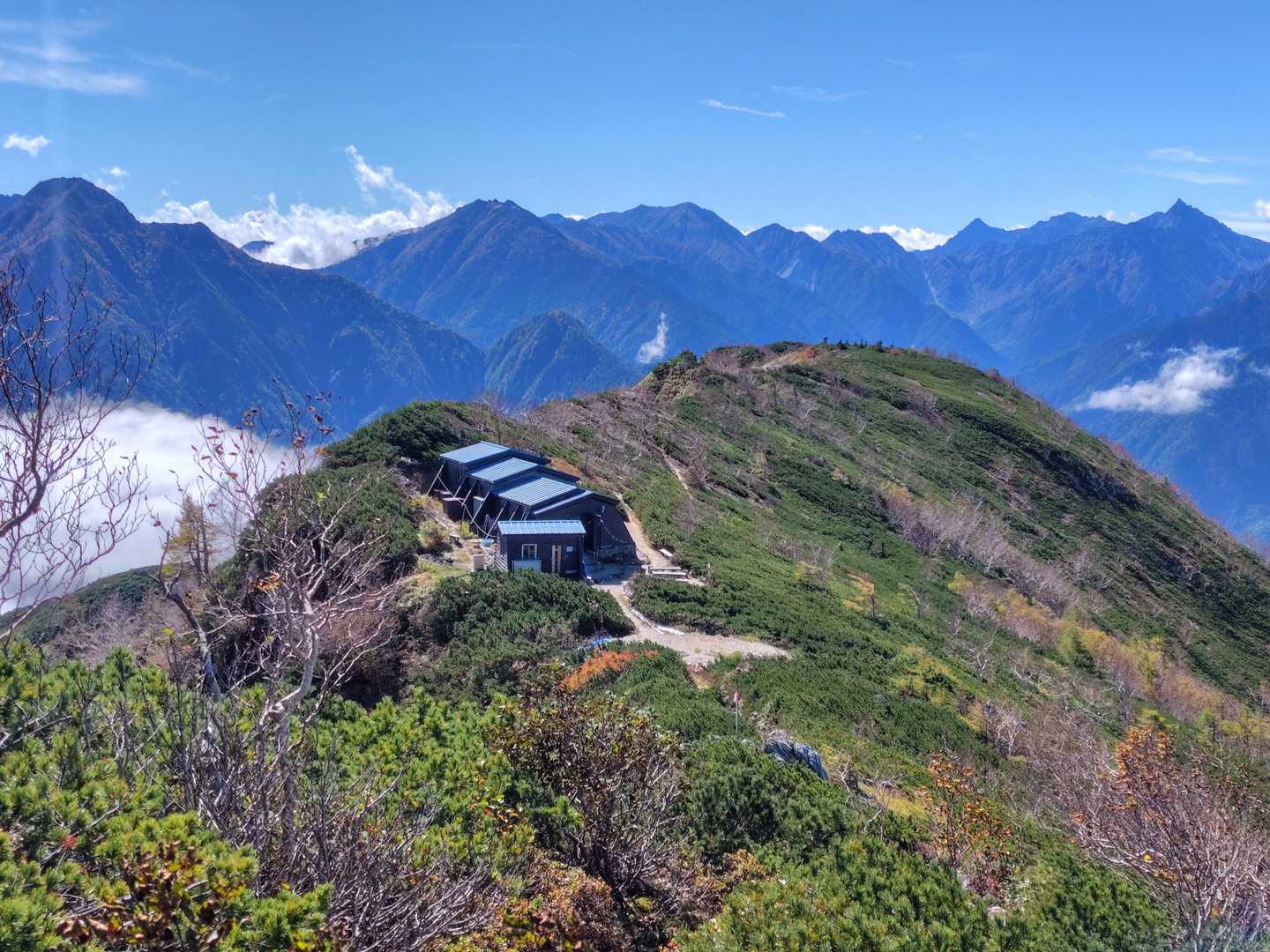 船窪小屋🛖　なかなかのロケーション👍　どうりで景色が良いはずです😲