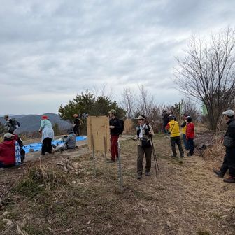 皆さんがゆっくりしてる隙に下山を急ごうや💦

ここでまっさんが得意の営業スマイルでシニアの列をゴボウ抜き🏃‍♀️🏃‍♂️🏃‍♀️
爽やかイケメンが声をかけると、皆さん気持ちよく譲ってくださりますわ✨
後に続いて駆け降りるのめっちゃ楽しかった😆💕