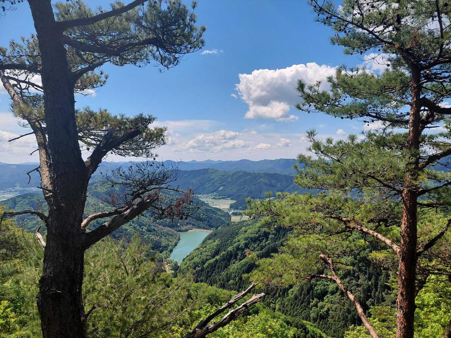 丹波の山々と大杉ダム