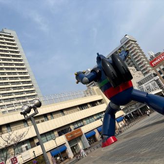 須磨アルプスには行かず長田区へ　鉄人28号の背中を観に