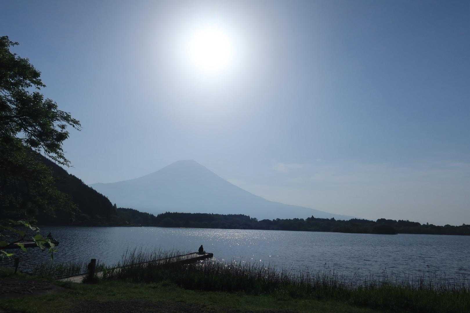 田貫湖と富士山。
釣りの人もたくさんいました。