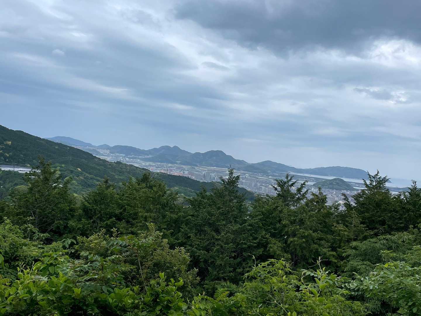展望所にお立ち寄り
糸島、西区の山々が見える
