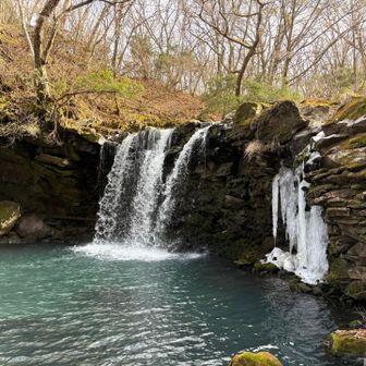 下山途中の「暮雨の滝」