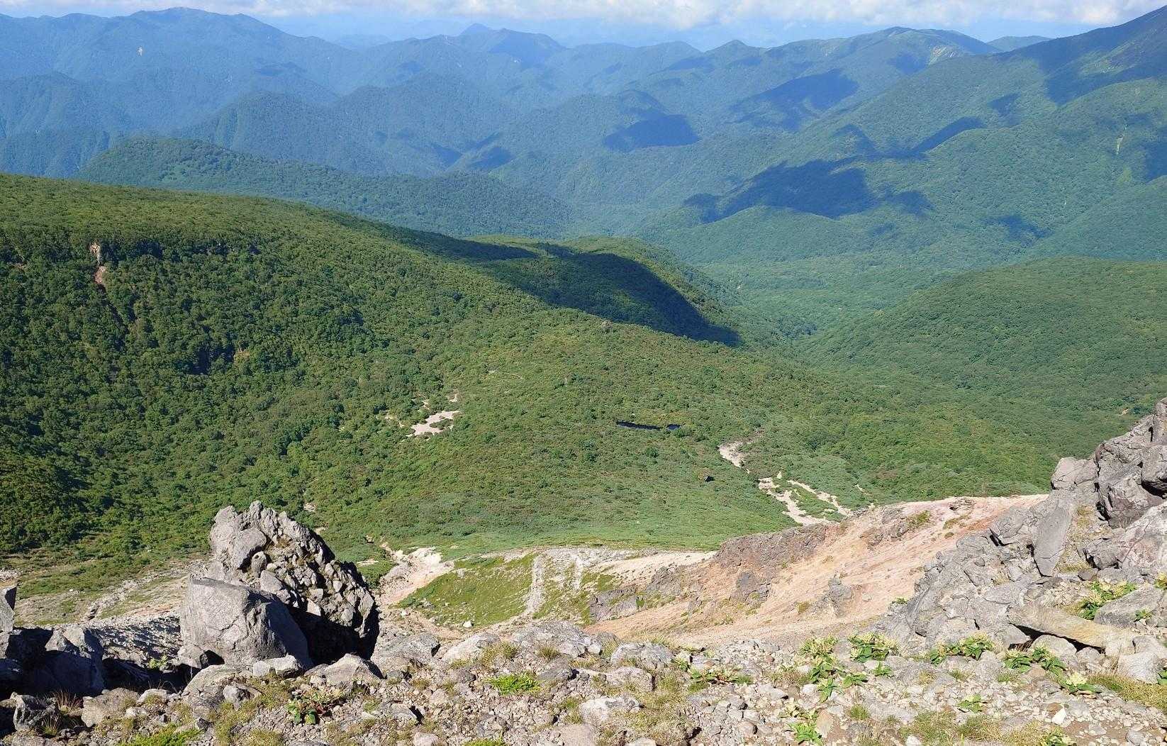 眼下は、姥ヶ平・ひょうたん池
紅葉のシーズンは🍁真っ赤に染まるらしい