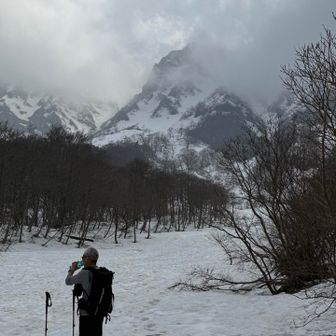 ガスから時折見える別山🏔️👍