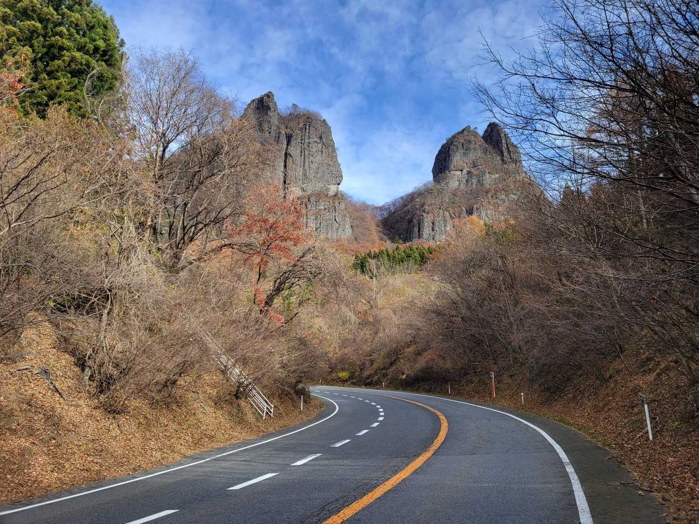 振り返ると高岩(雌岳・雄岳)が！