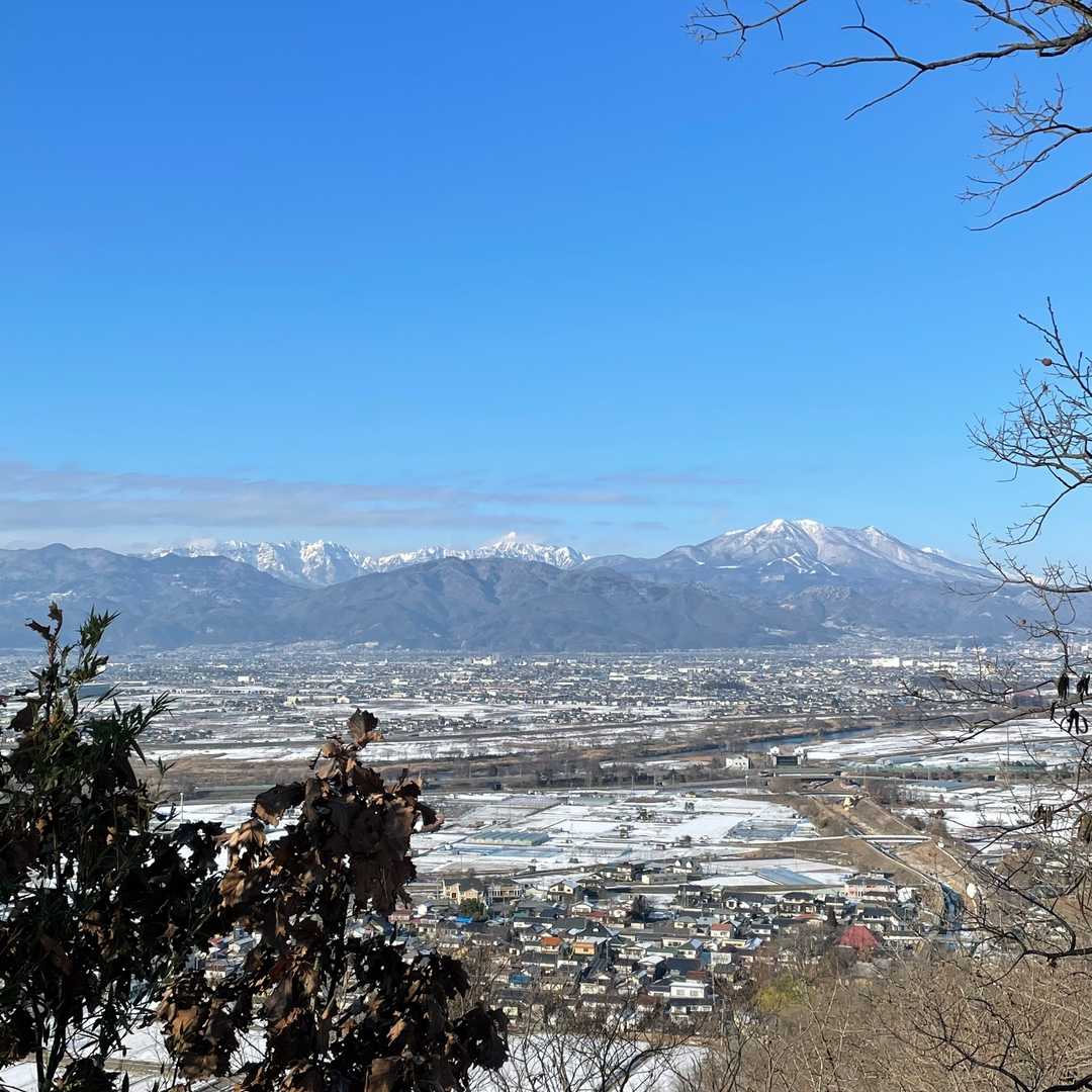 　　　　　戸隠連峰　　　　　　飯縄山
