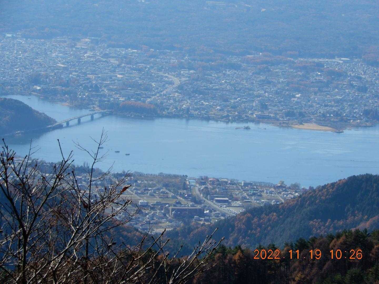 河口湖と街並み