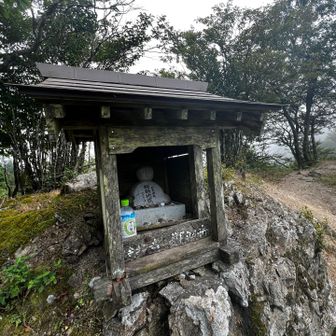 鞍掛峠
この後🐝に刺された💦