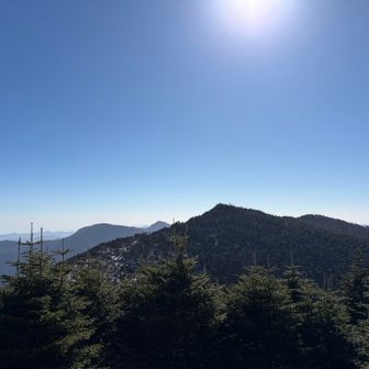 弥山からみた八経ヶ岳