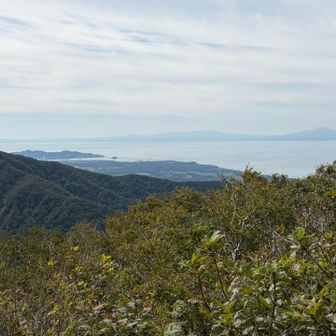 白鳥大橋に大黒島も見える