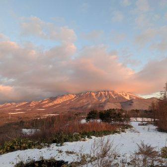 岩手山＆鞍掛山
次々と黒い雲が流れてきます。😞