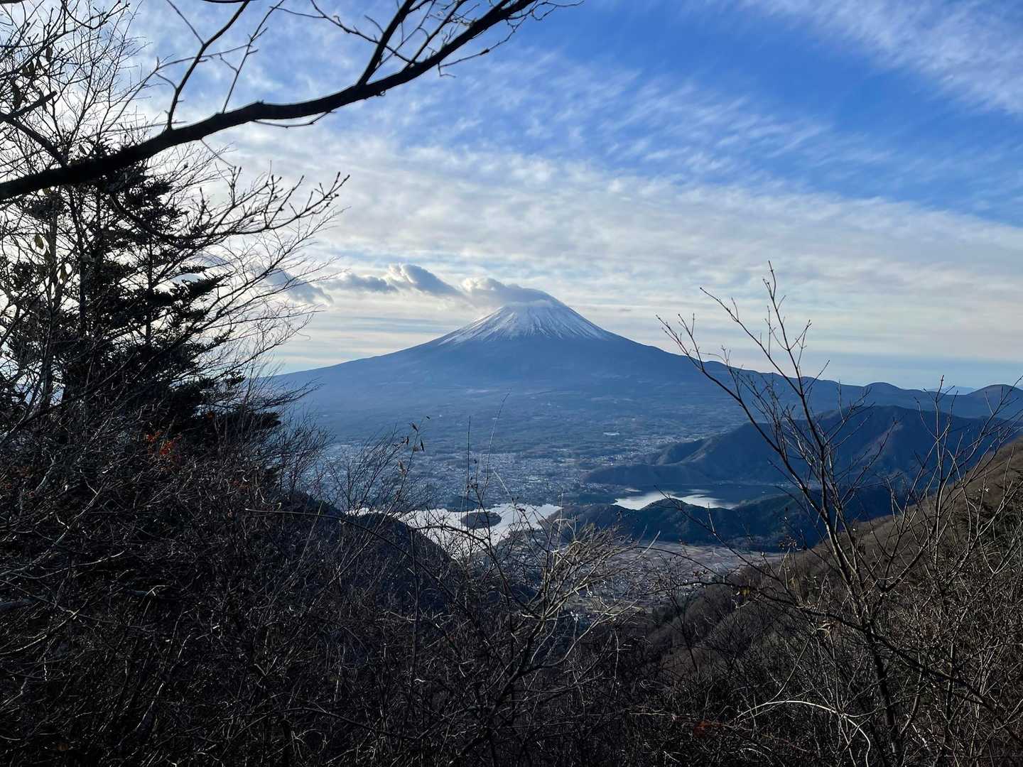 御坂山登山口-御坂峠-カネ山-御坂山-観音平山-旧御坂峠- 縦走コースの写真