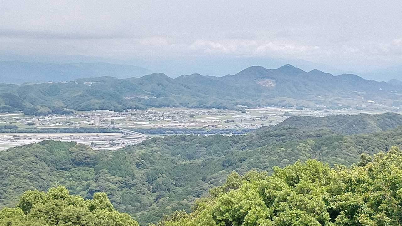 波介山山頂から南嶺を望む