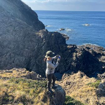 結構な断崖絶壁⚠️この先大岩まで行けそうだけど、ココでやめとこう😅