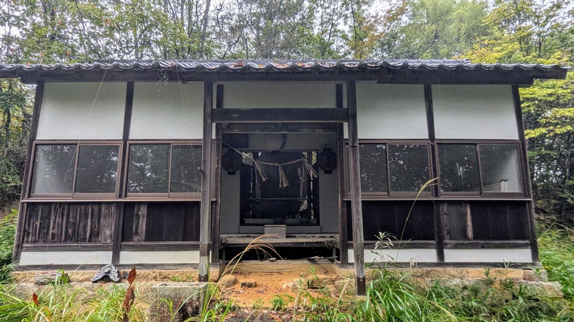 毘沙門天尊石像が、祀られているようです