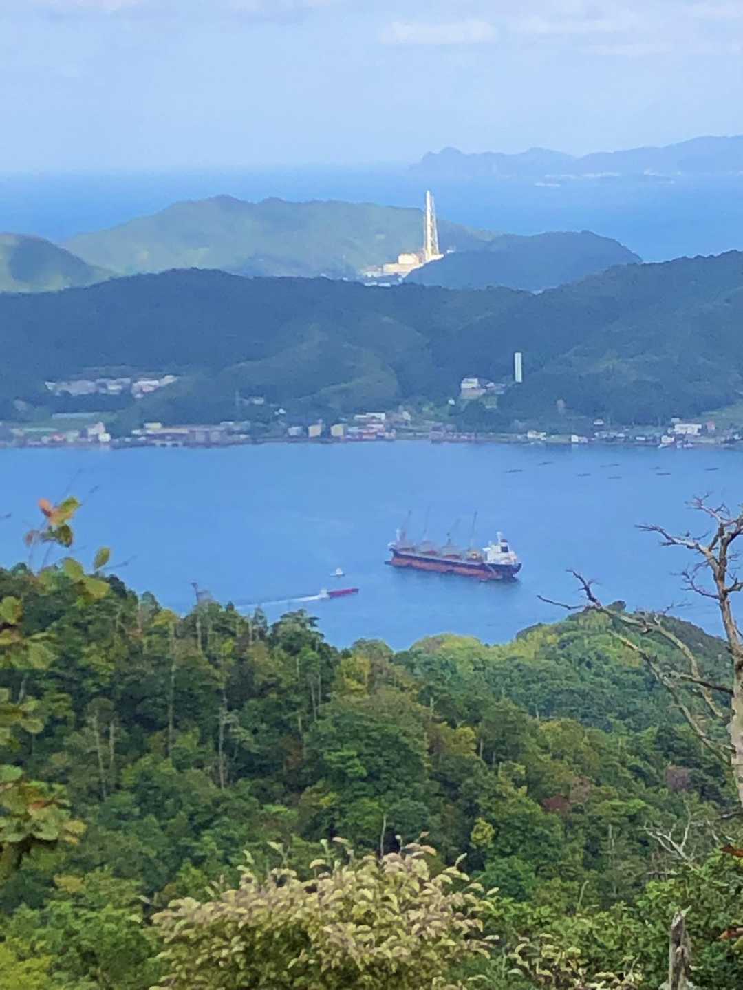 だいぶ晴れてきました、ここは題目山に行くまでの途中です