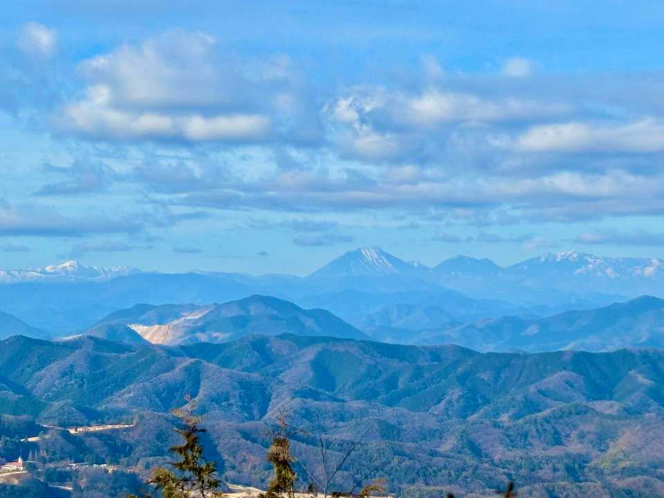 晃石山-青入山-桜峠 周回コースの地図・登山ルート・登山口情報